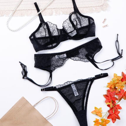 ست بند جوراب و شورت و سوتین توری ژینا Jina فنردار مشکی طرح B کد 1200