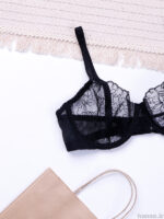 ست بند جوراب و شورت و سوتین توری ژینا Jina فنردار مشکی طرح B کد 1200