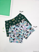 شورت مردانه پادار نخی لیفه ای آداک Adak طرحدار کد 209 جنس اعلا و الیاف درجه یک به کار رفته در تولید نقطه قوت این محصول می باشد. کمر شورت لیفه ای می‌باشد .