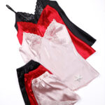 لباس خواب ساتن زنانه ست تاپ و شلوارک کد 2858