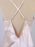 لباس خواب ساتن زنانه سه تکه کاپدار اما EMA کد 5384