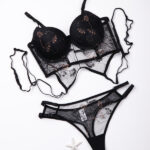 ست شورت و برالت دانتل فنردار Bereta برتا گلدوزی کد 6600B