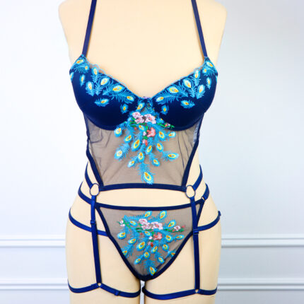 ست شورت و برالت سه تکه دانتل فنردار Bereta برتا گلدوزی کد 6500N