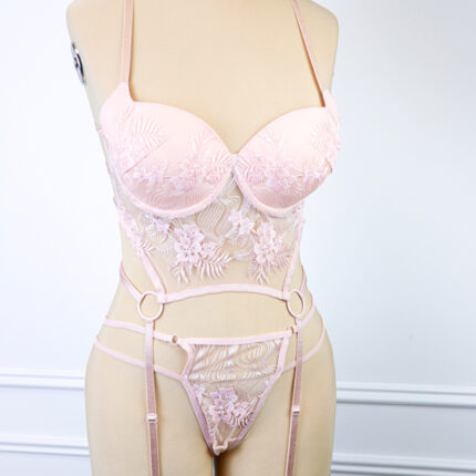 ست شورت و برالت سه تکه دانتل فنردار Bereta برتا گلدوزی کد 6500P