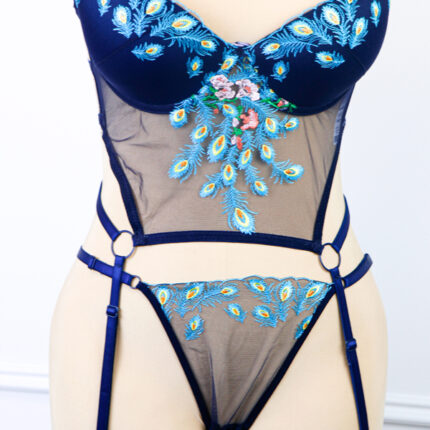 ست شورت و برالت سه تکه دانتل فنردار Bereta برتا گلدوزی کد 6500N