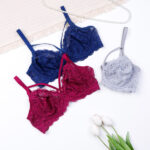 سوتین دانتل فنردار ایزابلا کد 610 ، با طرح قشنگ و رنگبندی های متنوع حسابی دلبری می‌کنه. این سوتین بسیار نرمه و طرح متفاوتش و هارنسش باعث شده قشنگ تر هم بنظر بیاد لایه داخلی سوتین نخ پنبه است این ست علاوه بر زیبایی، راحت هم هست و ظرافتش حتی از عکس هم به چشم میاد و تنخورش عالیه.