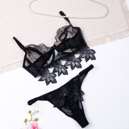 ست شورت و سوتین فنردار توری Bereta برتا کد 2442B