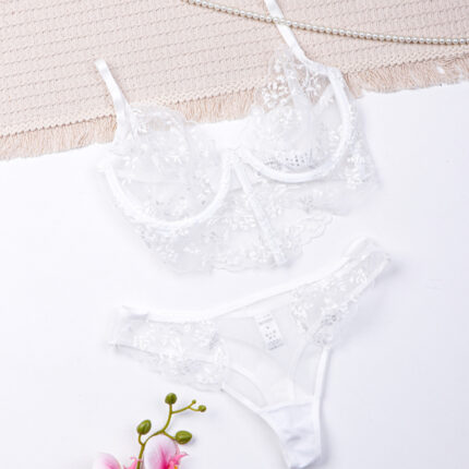 ست شورت و سوتین نیمه بلند فنردار توری Bereta برتا کد 2511TS