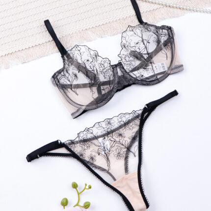 ست شورت و سوتین فنردار توری Bereta برتا کد 2020KZ